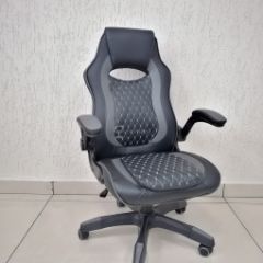 Кресло геймерское Barneo K-37 (черная кожа серые вставки) в Ишиме - ishim.mebel24.online | фото